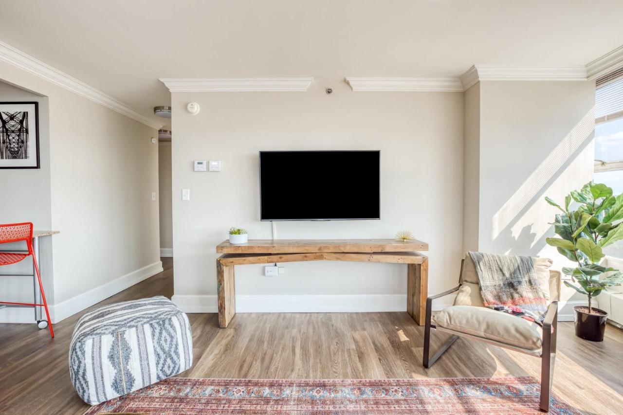 Cozysuites 800 Tower 1Br With Gym! 10 路易斯威尔 外观 照片